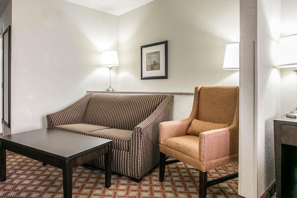Comfort Suites Columbia Northeast - Fort Jackson Exteriér fotografie