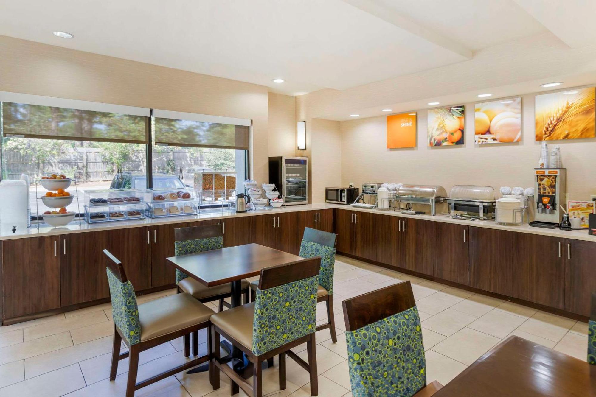 Comfort Suites Columbia Northeast - Fort Jackson Exteriér fotografie